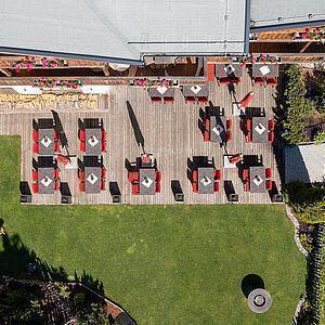 Blick auf die Frühstücksterrasse des Vitalhotel Kaltenbach im Zillertal 