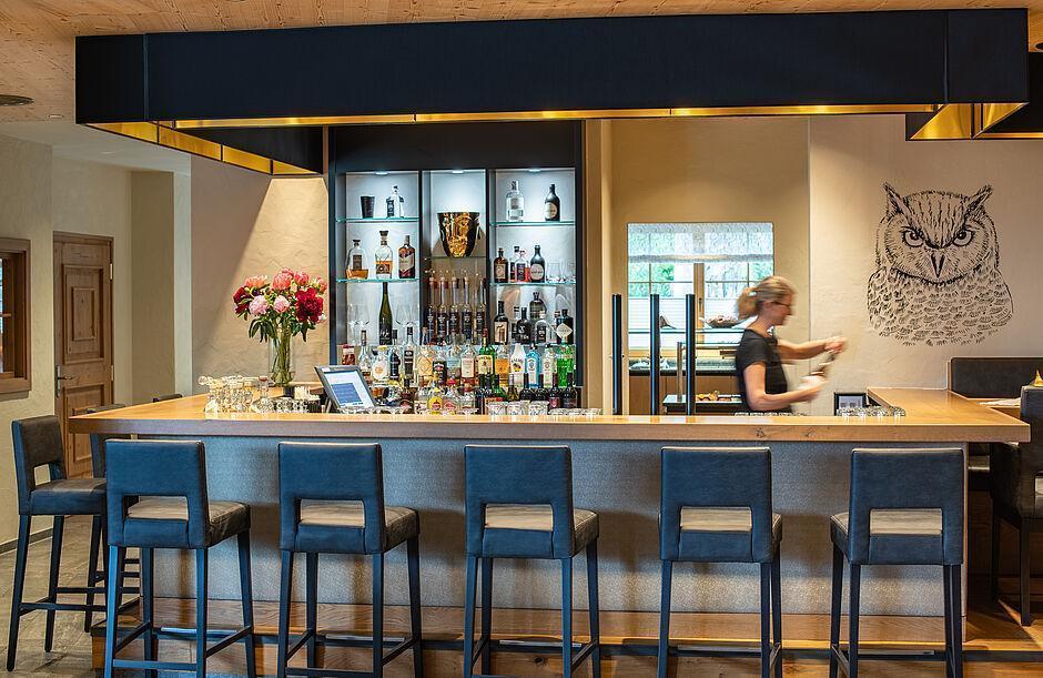Moderne Bar Insel im Hotel Kaltenbach im Zillertal 