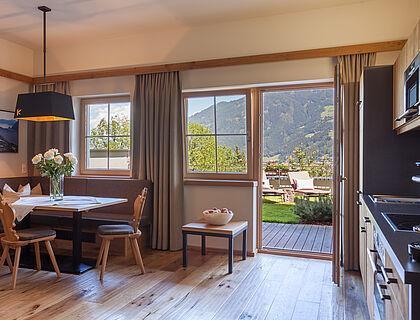 Wohnzimmer im Appartmentment im Hotel Das Kaltenbach in Tirol