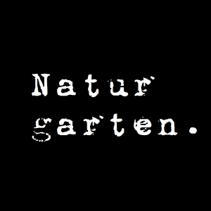 Naturgarten. Logo auf schwarzem Hintergrund 