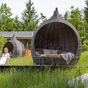 Ruheoasen im Außenbereich des Wellnesshotel Tirol in Österreich 