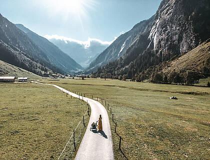 Familienhotel Zillertal bietet zahlreiche Möglichkeiten für Spaziergänge 