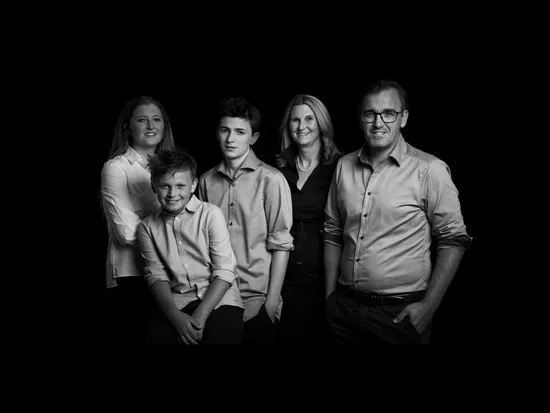 Kaltenbach_Family_Juli19_3862_SCHWARZa.jpg