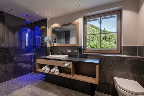 MW8_7698-HDR_a.jpg