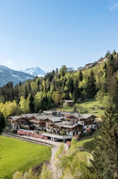 Apart_Hotel_Das_Kaltenbach_Reisrachweg_18_Kaltenbach_04_2024_Haus_aussen_Drohne_2.jpg