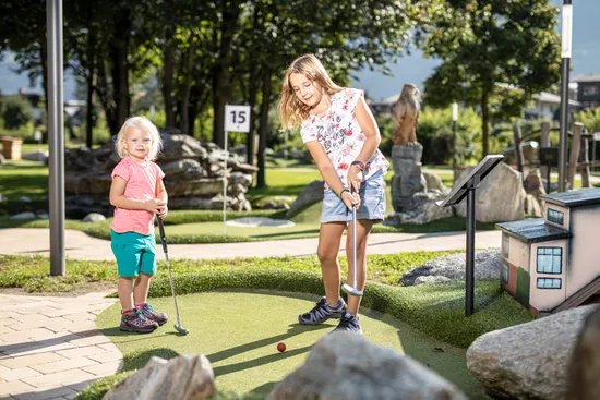 Freizeitpark-Minigolf-ZellamZiller-02.jpg