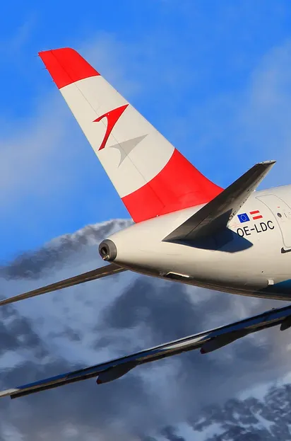 Airport_Innsbruck__Christian_Schoepf.jpg