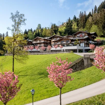 Apart_Hotel_Das_Kaltenbach_Reisrachweg_18_Kaltenbach_04_2024_Haus_aussen_Drohne_a.jpg