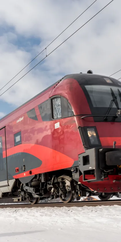OEBB_Railjet_Tirol_Werbung_Pupeter_Robert_Brixlegg.jpg
