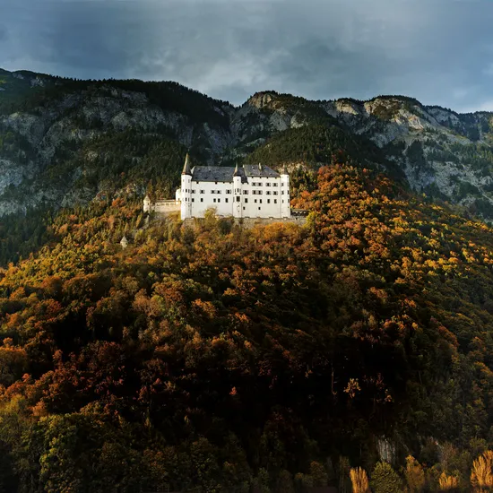 Schloss_Ansichta.jpg
