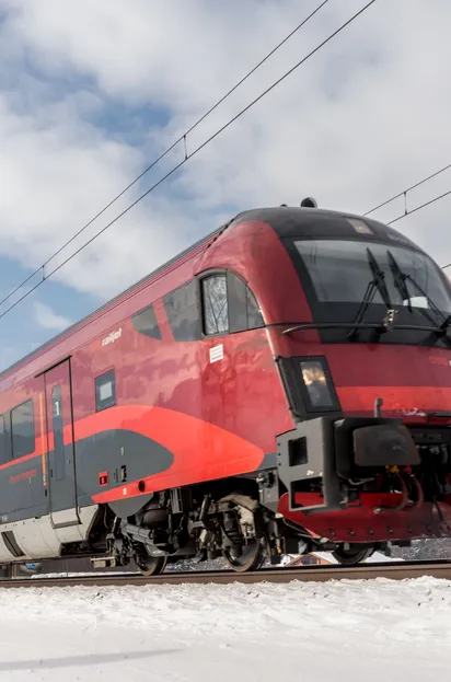 OEBB_Railjet_Tirol_Werbung_Pupeter_Robert_Brixlegg.jpg